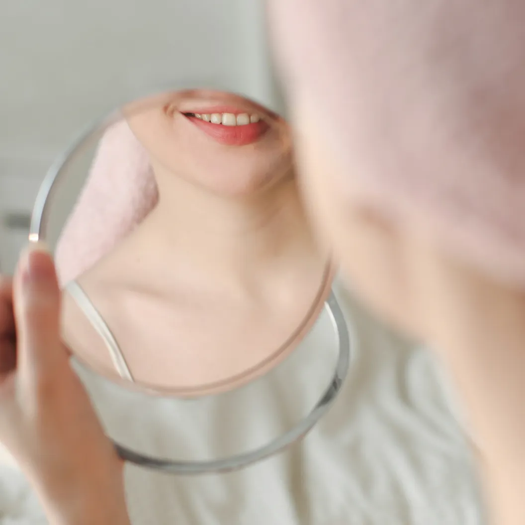 目立たず快適な矯正治療